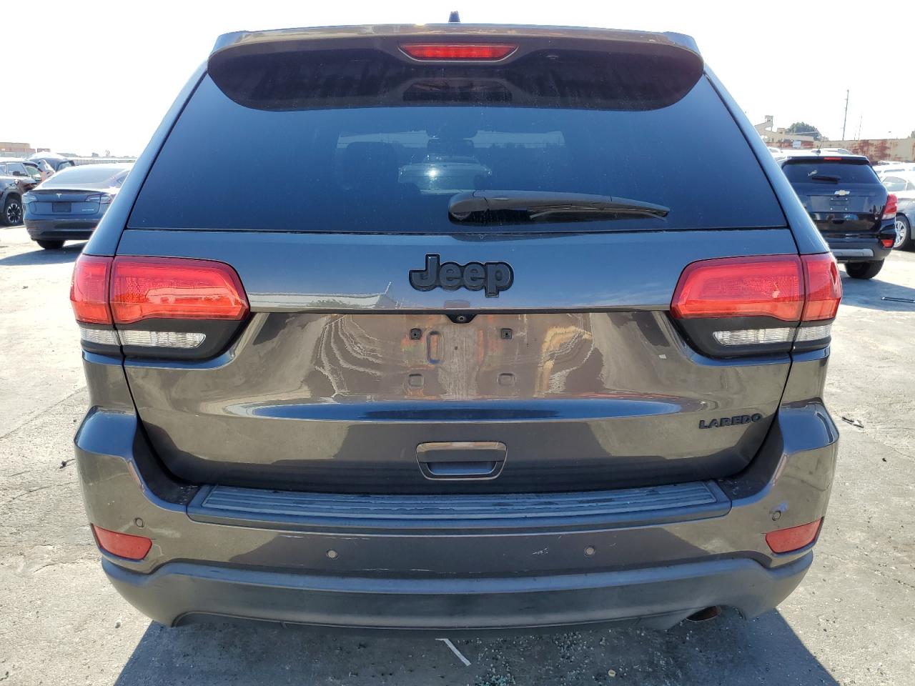 JEEP GRAND CHEROKEE LAREDO