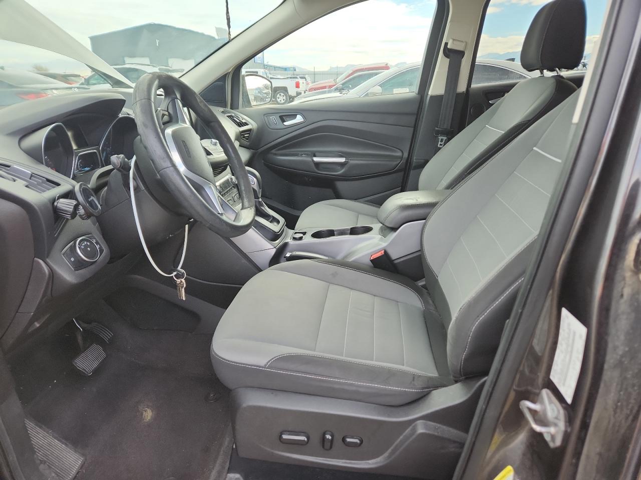 FORD ESCAPE SE