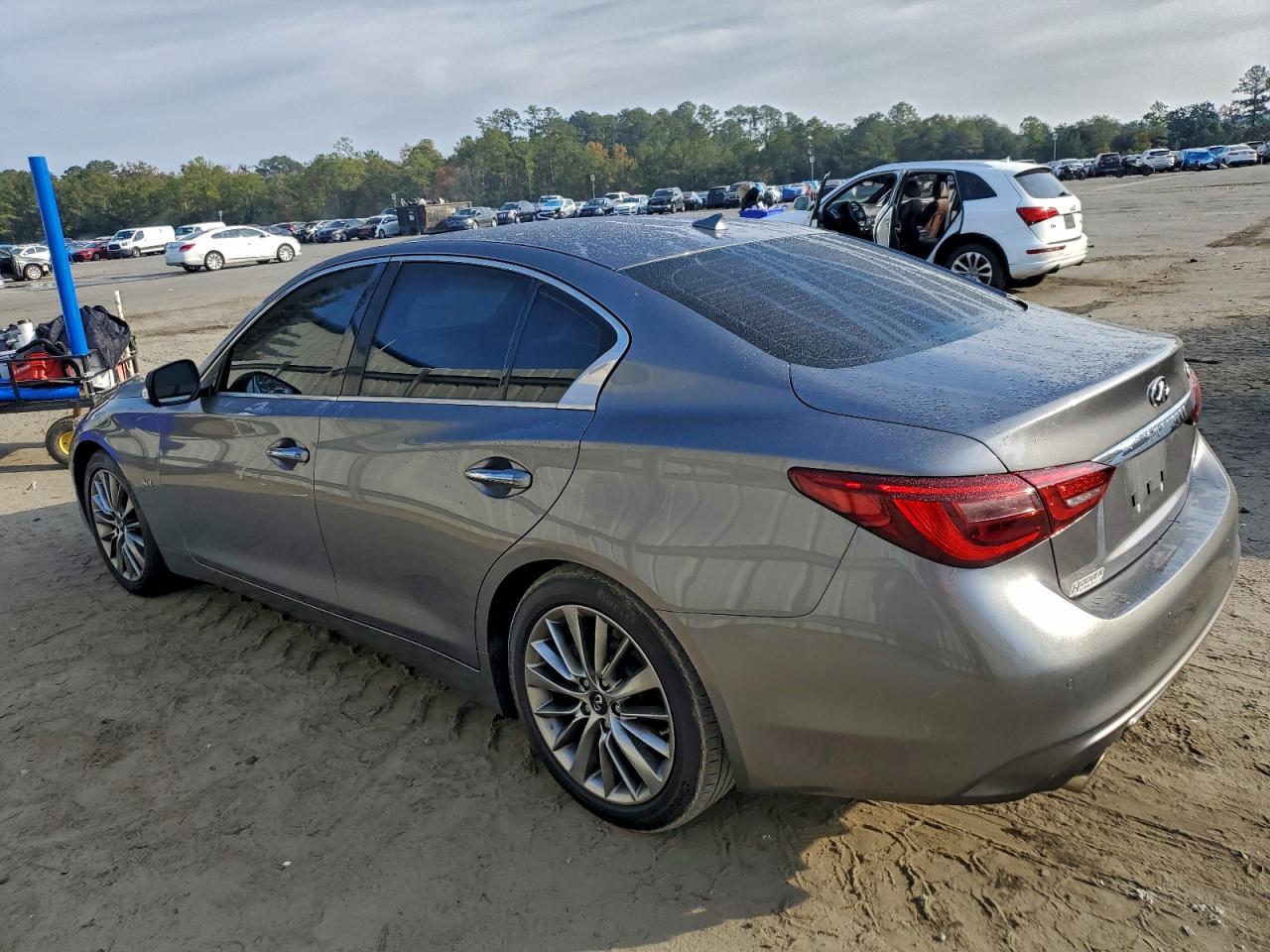 INFINITI Q50 LUXE