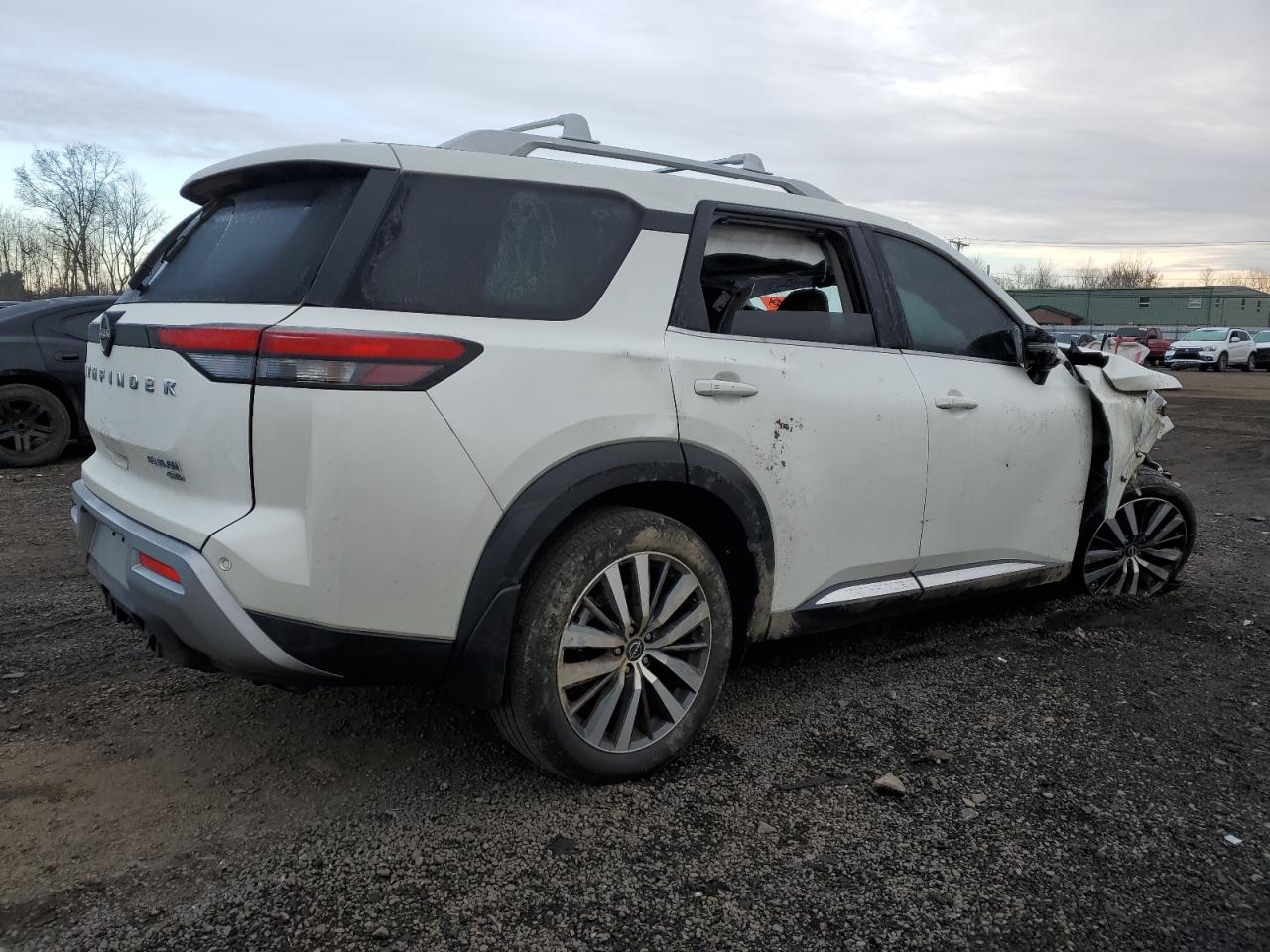 NISSAN PATHFINDER PLATINUM