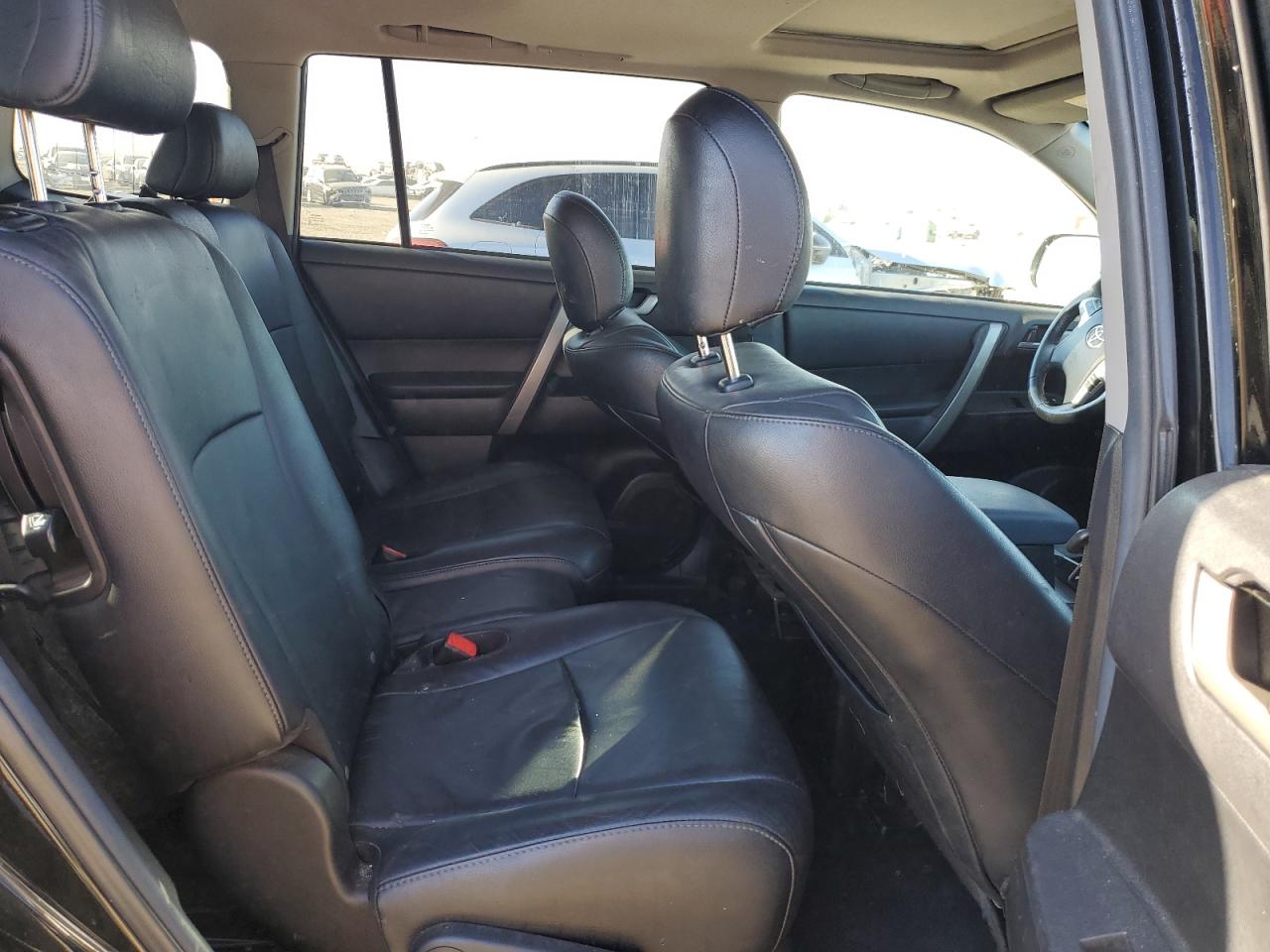 TOYOTA HIGHLANDER BASE