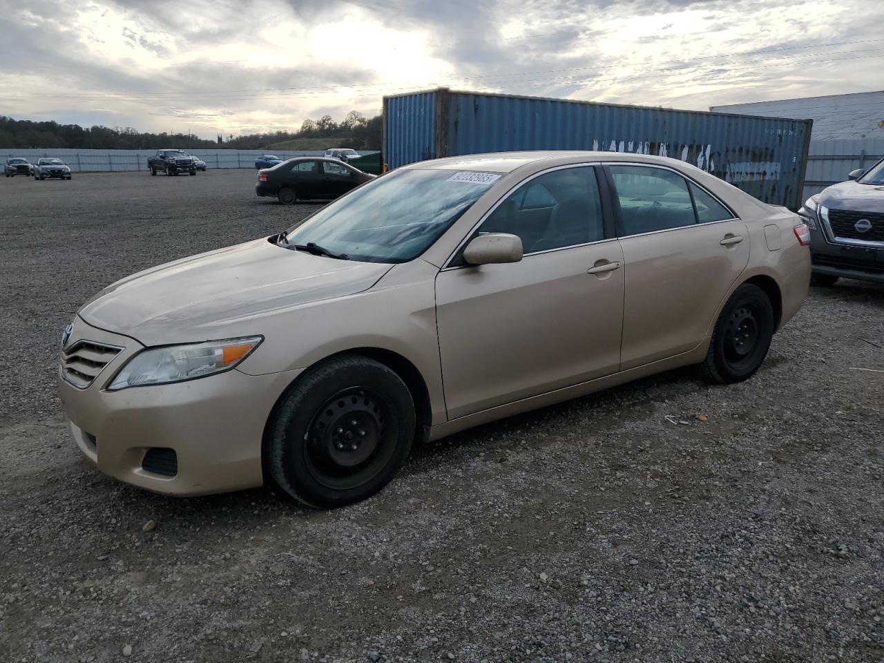 TOYOTA CAMRY BASE