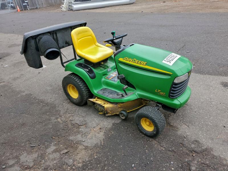 Global Auto Auctions: 2010 JOHN DEERE MOWER