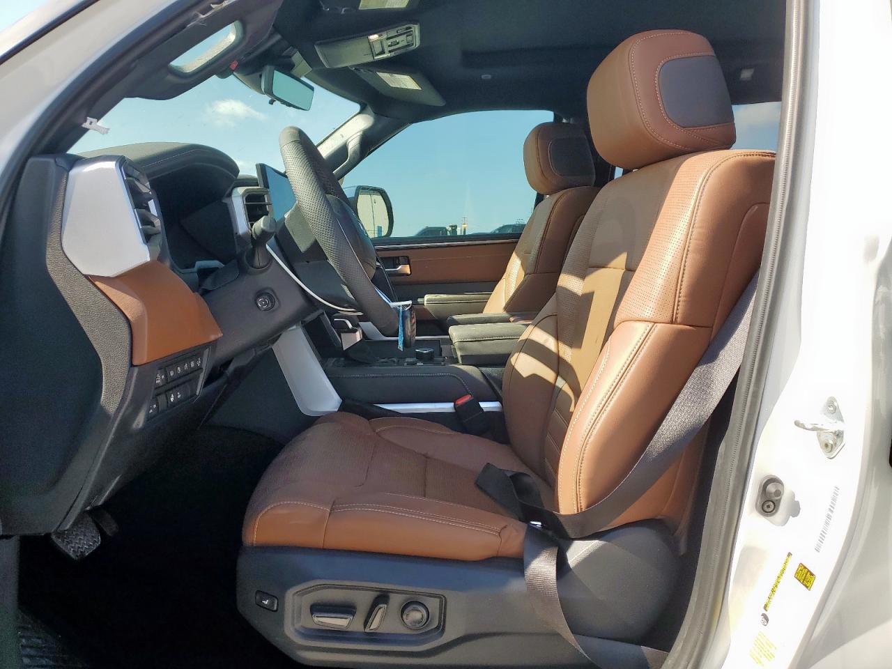 TOYOTA TUNDRA CREWMAX PLATINUM