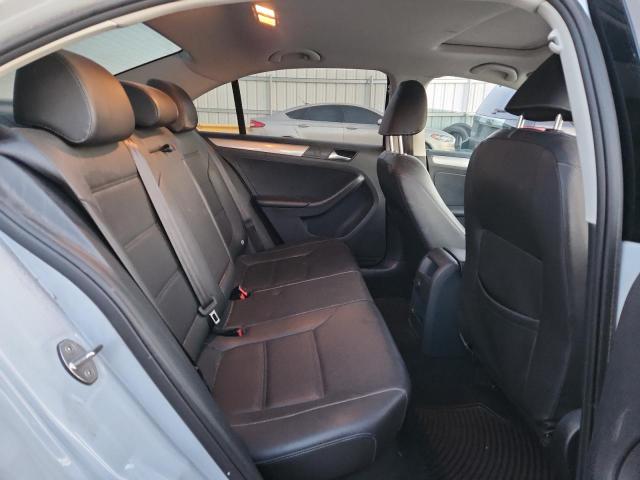 2018 VOLKSWAGEN JETTA SE - 3VWDB7AJ8JM260007