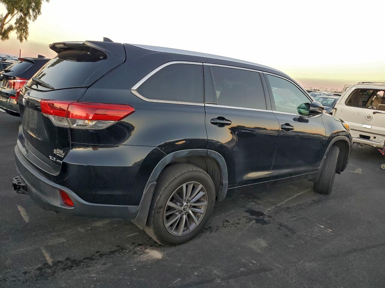 TOYOTA HIGHLANDER SE