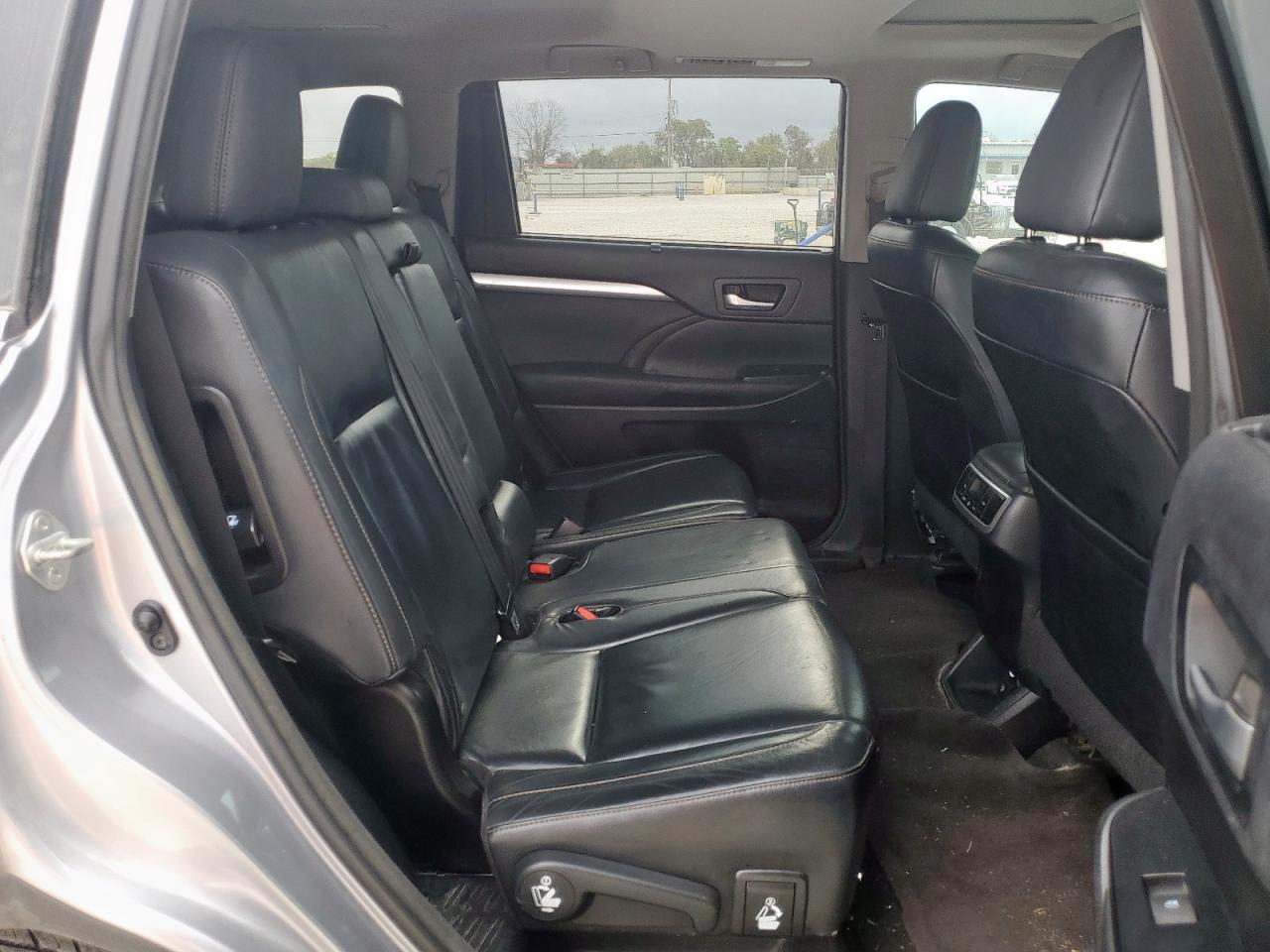 TOYOTA HIGHLANDER XLE