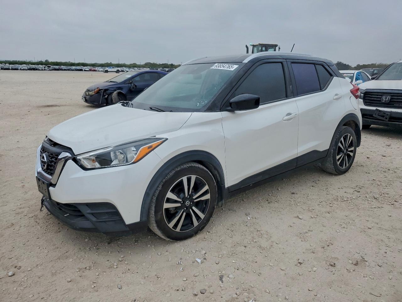 NISSAN KICKS SV