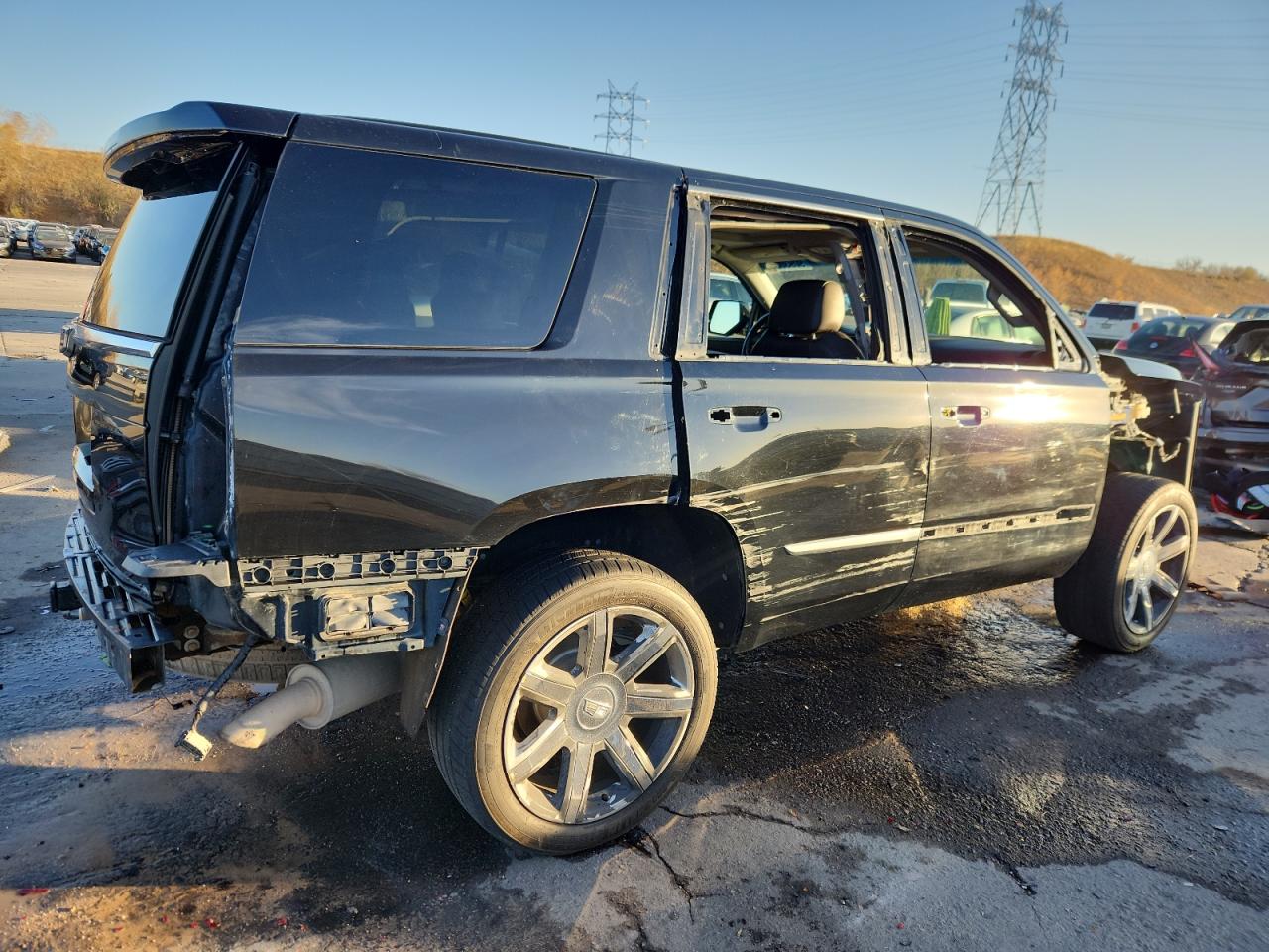 CADILLAC ESCALADE LUXURY