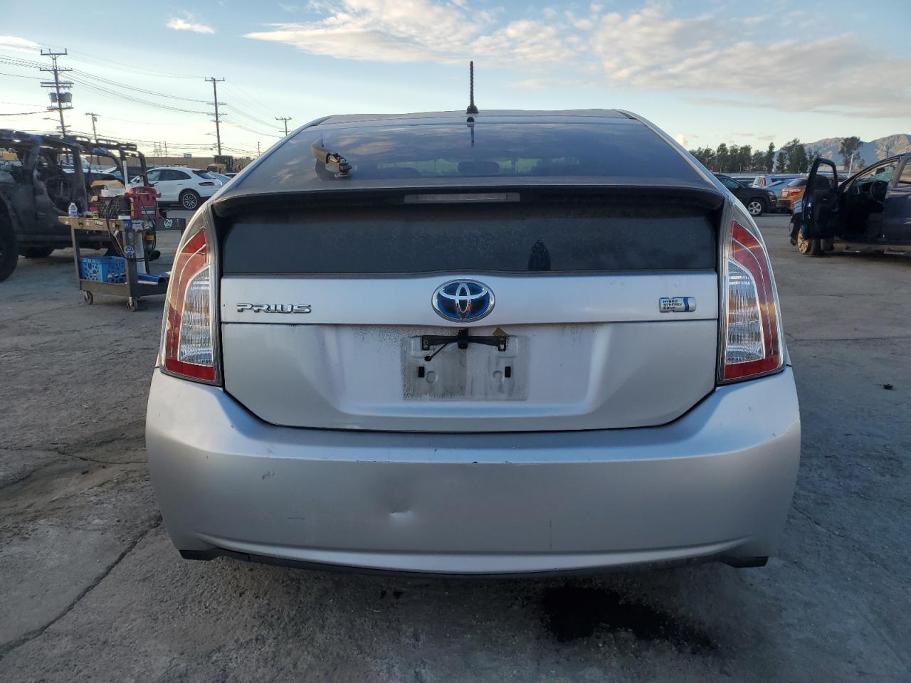 TOYOTA PRIUS