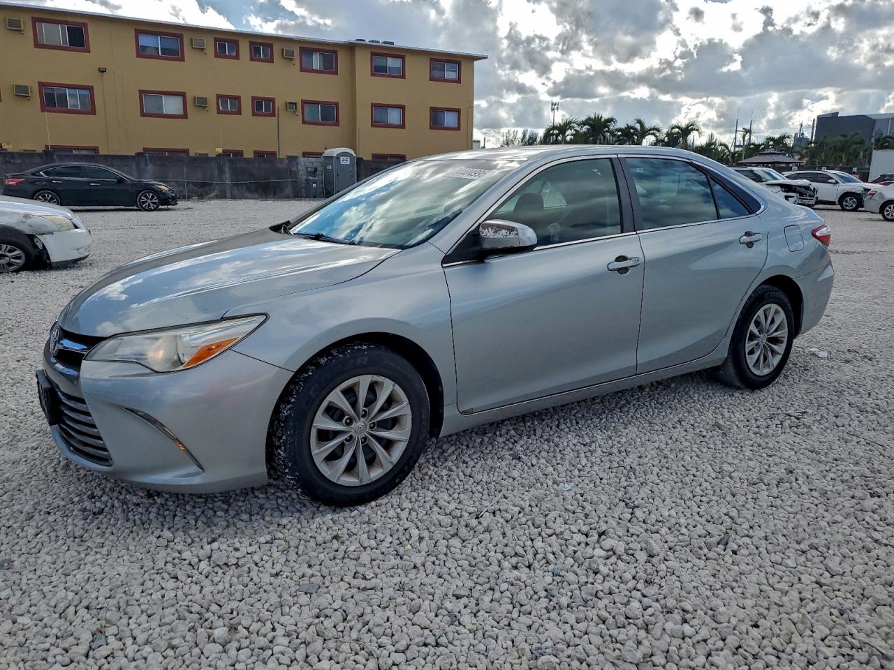 TOYOTA CAMRY LE
