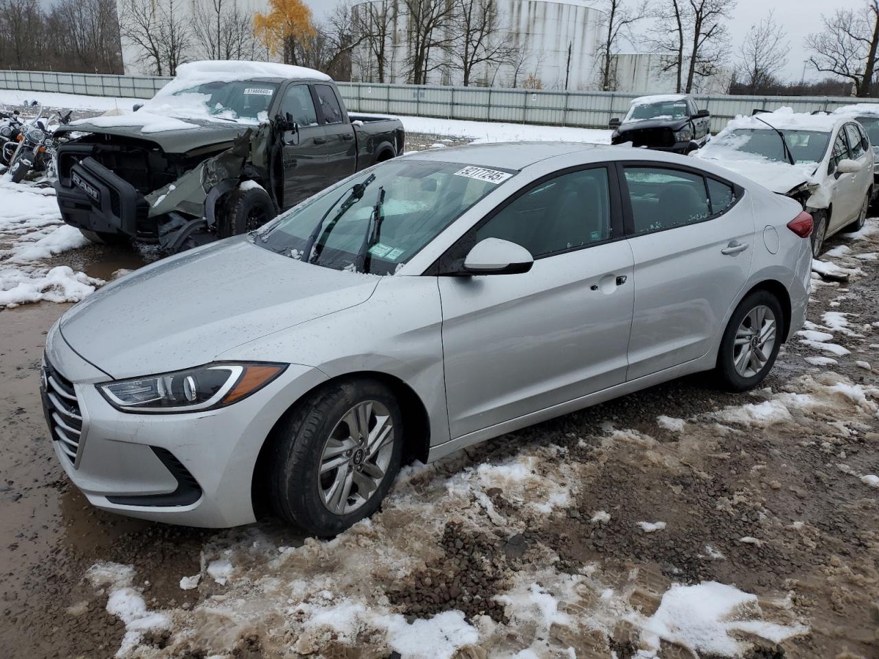 HYUNDAI ELANTRA SE