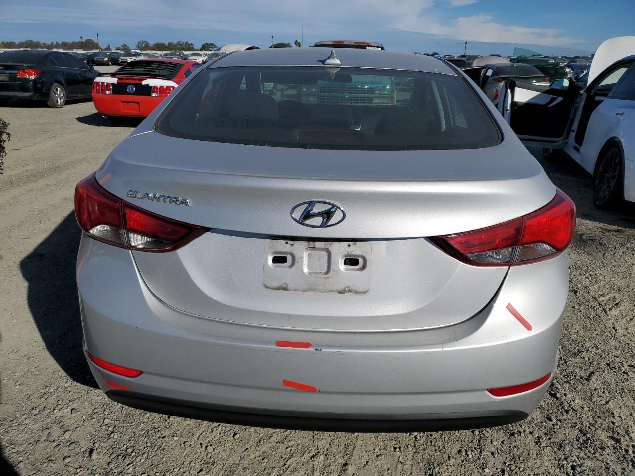 HYUNDAI ELANTRA SE