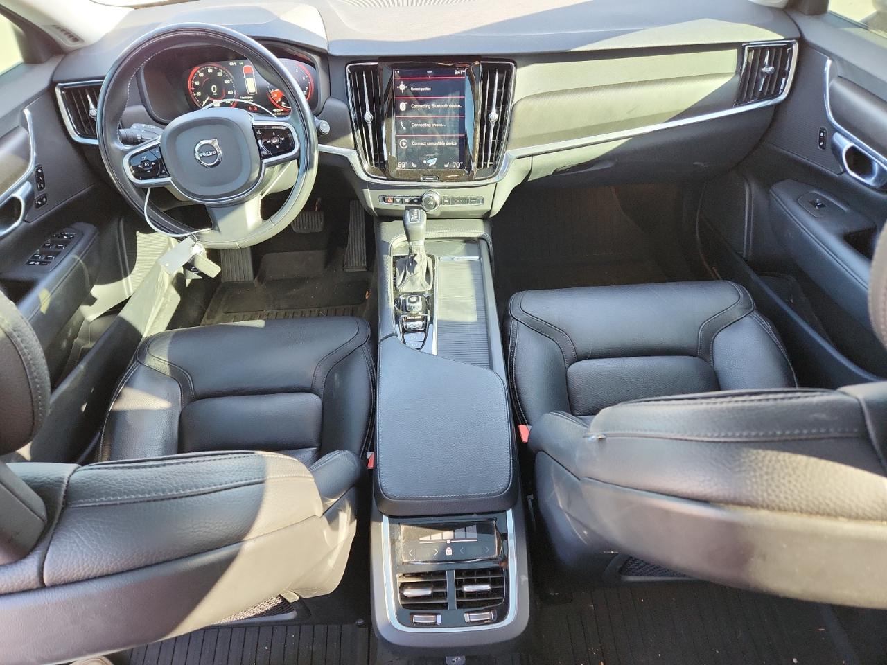 VOLVO V90 T5 MOMENTUM