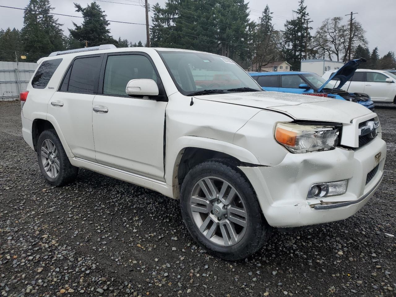 TOYOTA 4RUNNER SR5
