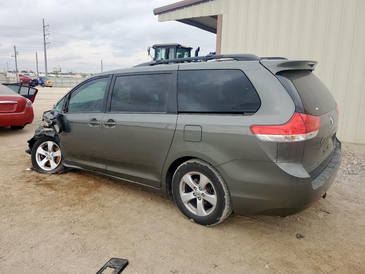 Lot #3302892892 2012 TOYOTA SIENNA LE