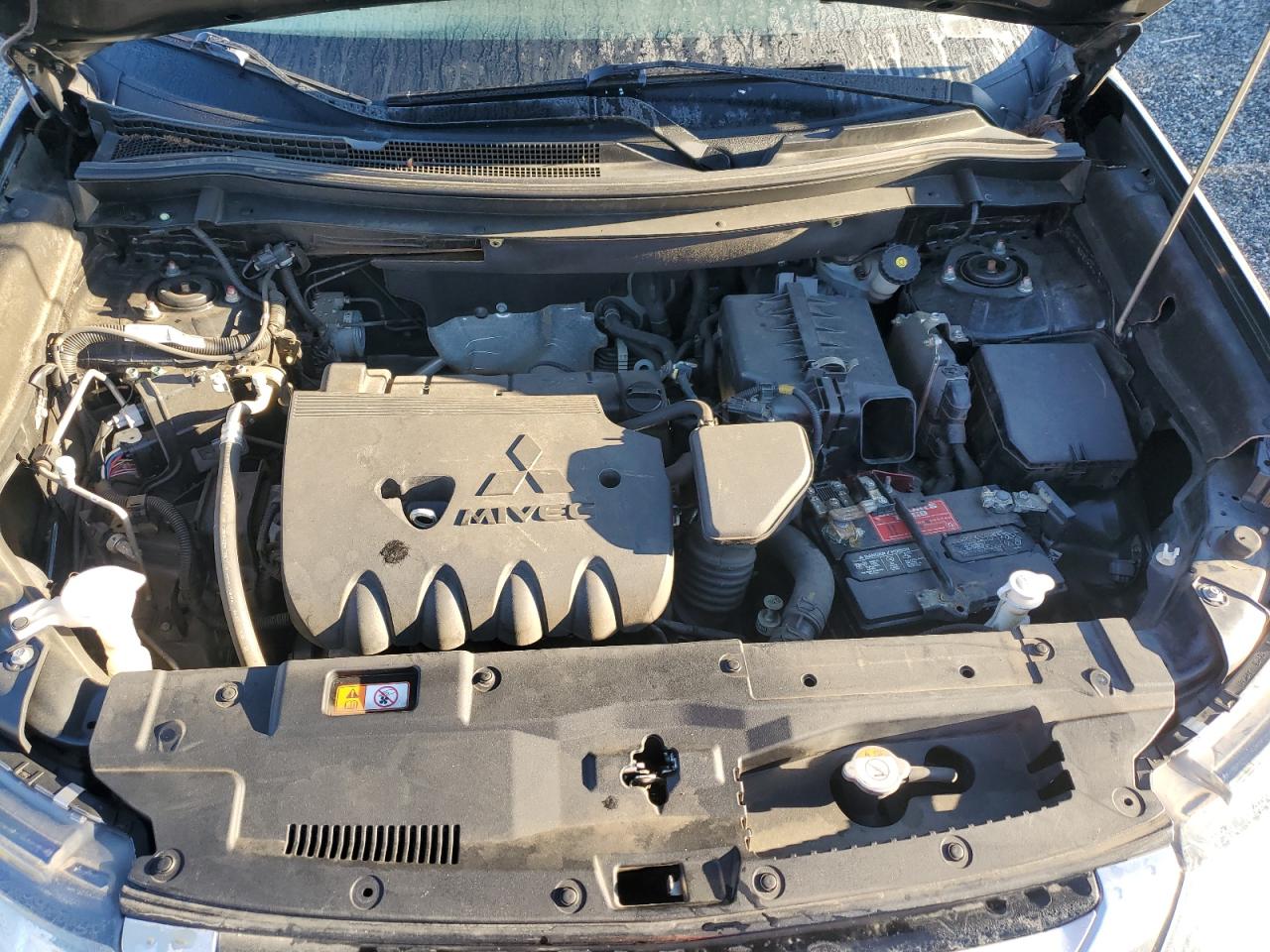 MITSUBISHI OUTLANDER ES