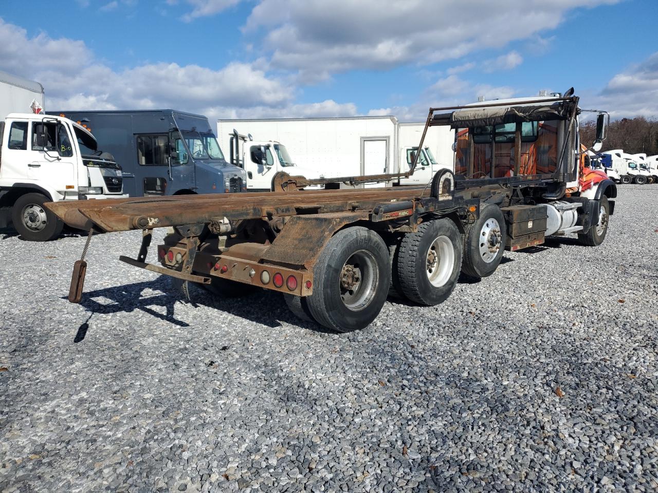 Lot #3286572158 2007 MACK 700 CV700