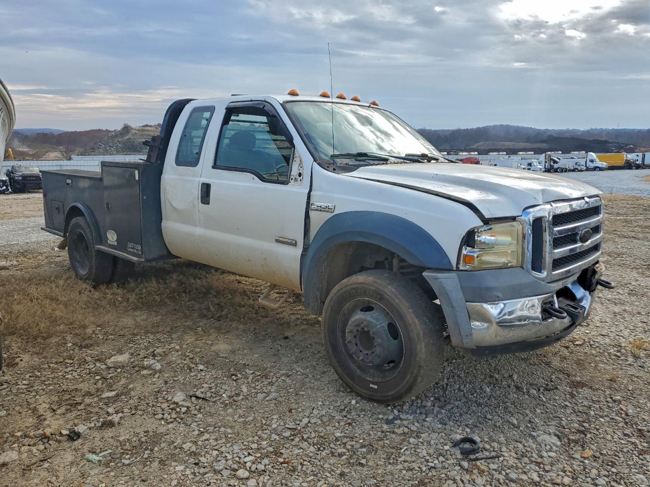 Lot #3298120141 2006 FORD F450 SUPER