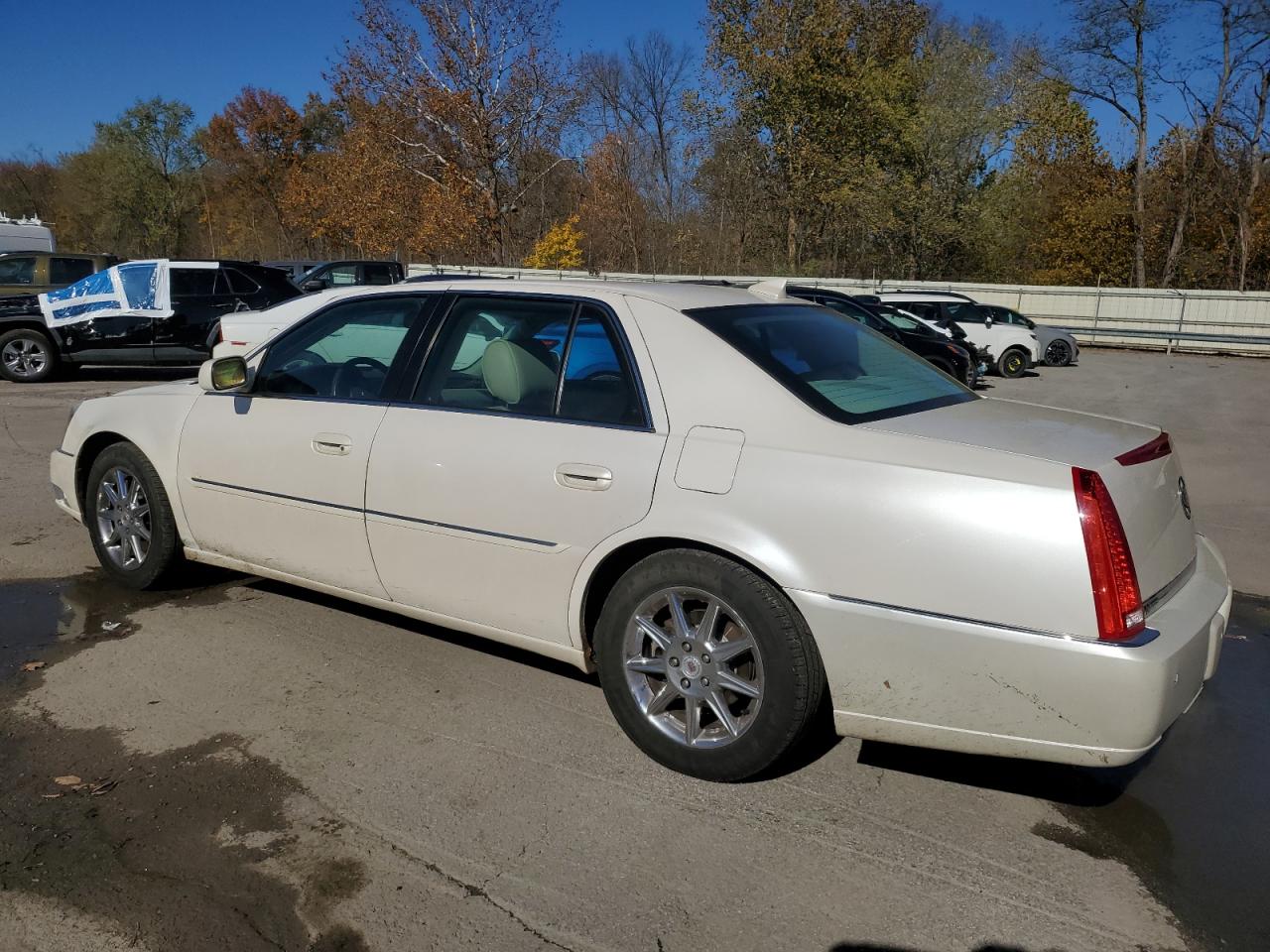 CADILLAC DTS LUXURY COLLECTION