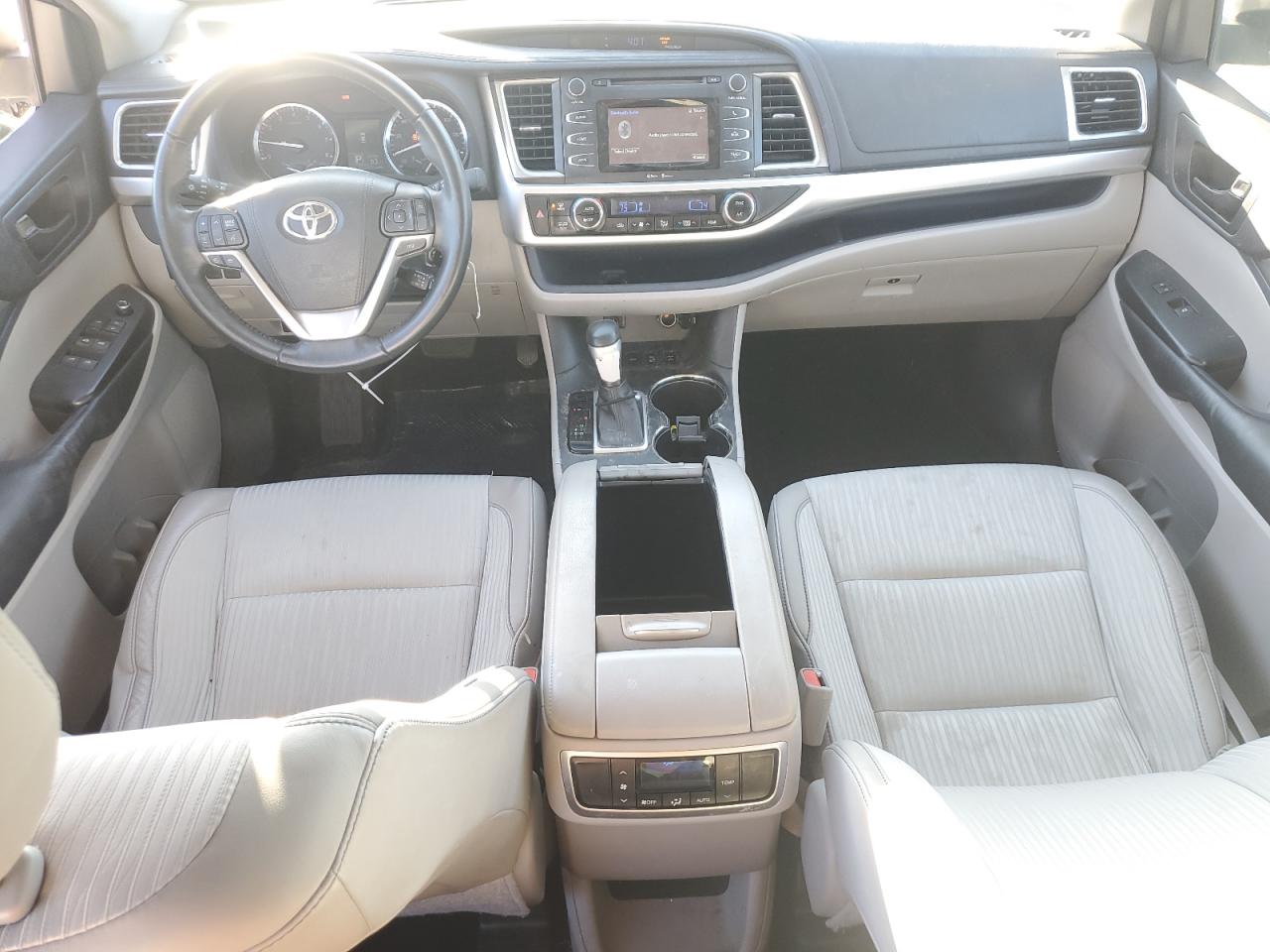 TOYOTA HIGHLANDER LE