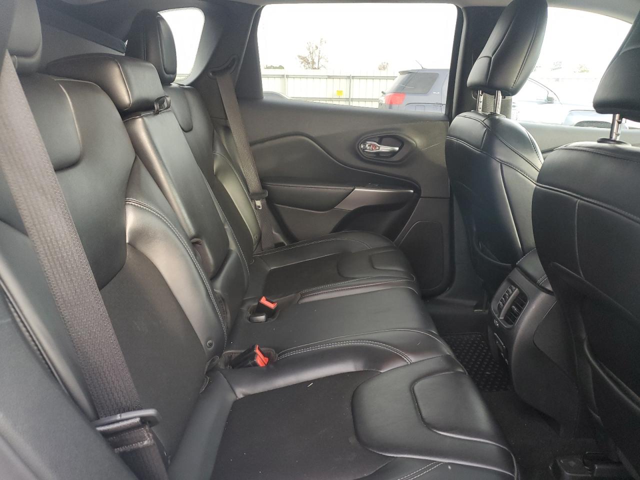 JEEP GRAND CHEROKEE LATITUDE PLUS