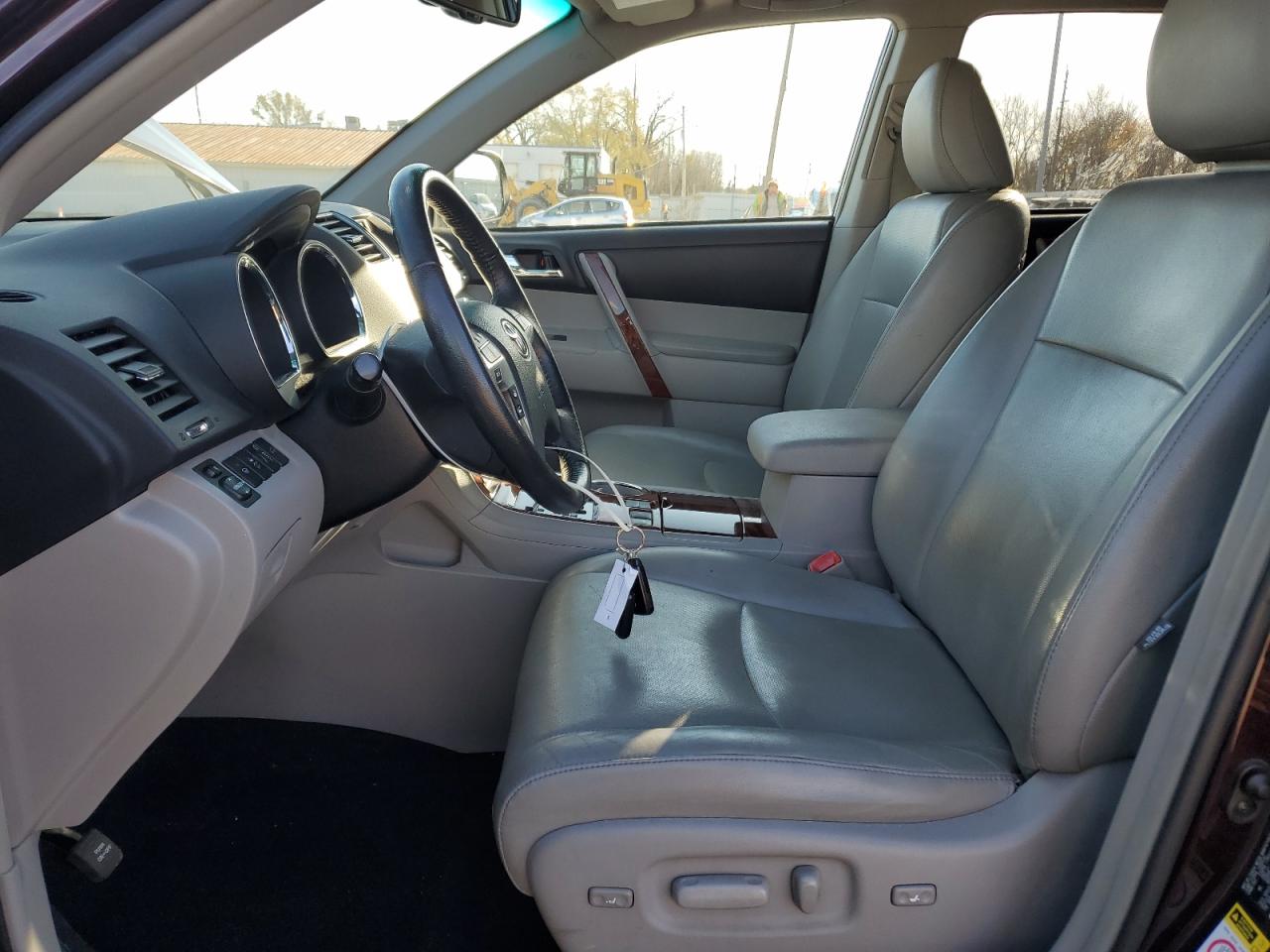 Lot #3302795907 2012 TOYOTA HIGHLANDER