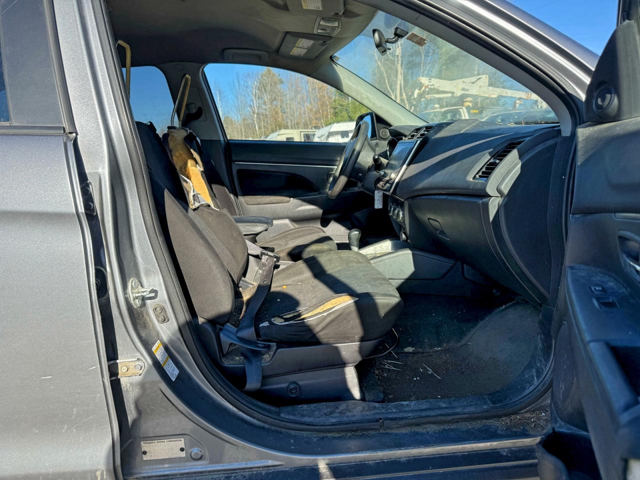 MITSUBISHI OUTLANDER ES