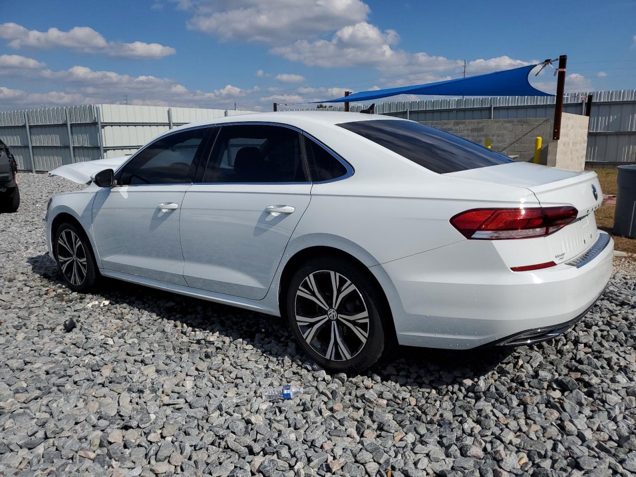 VOLKSWAGEN PASSAT SE