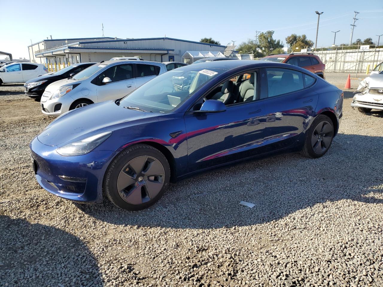 TESLA MODEL 3