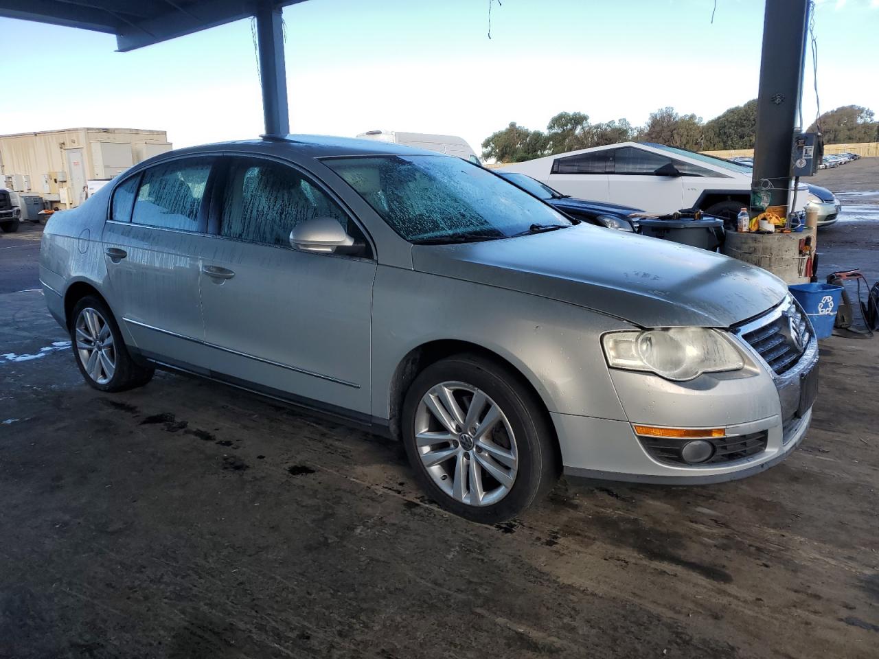 Lot #3297032535 2009 VOLKSWAGEN PASSAT TUR