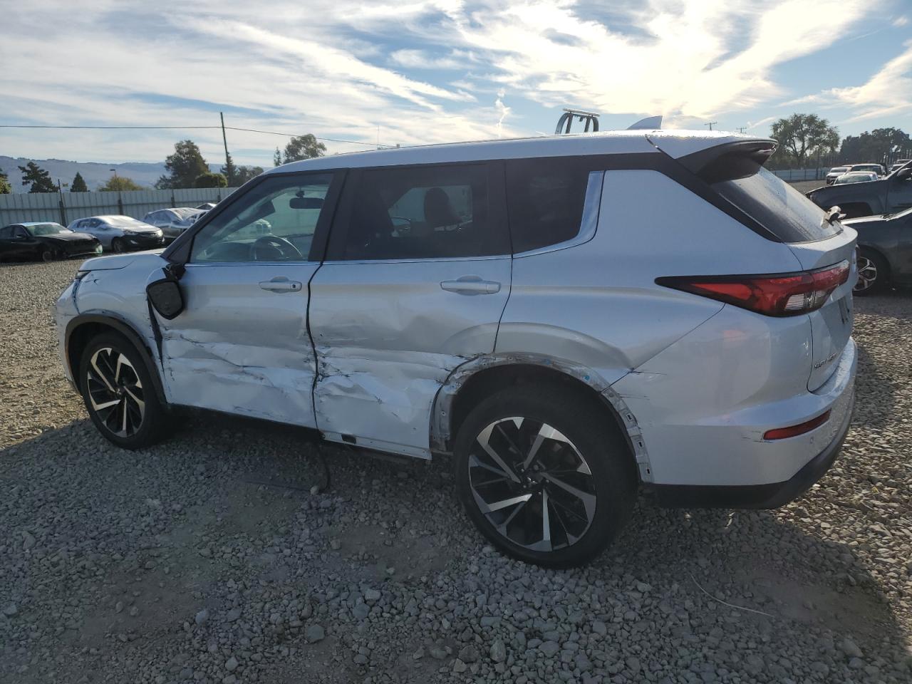 MITSUBISHI OUTLANDER ES