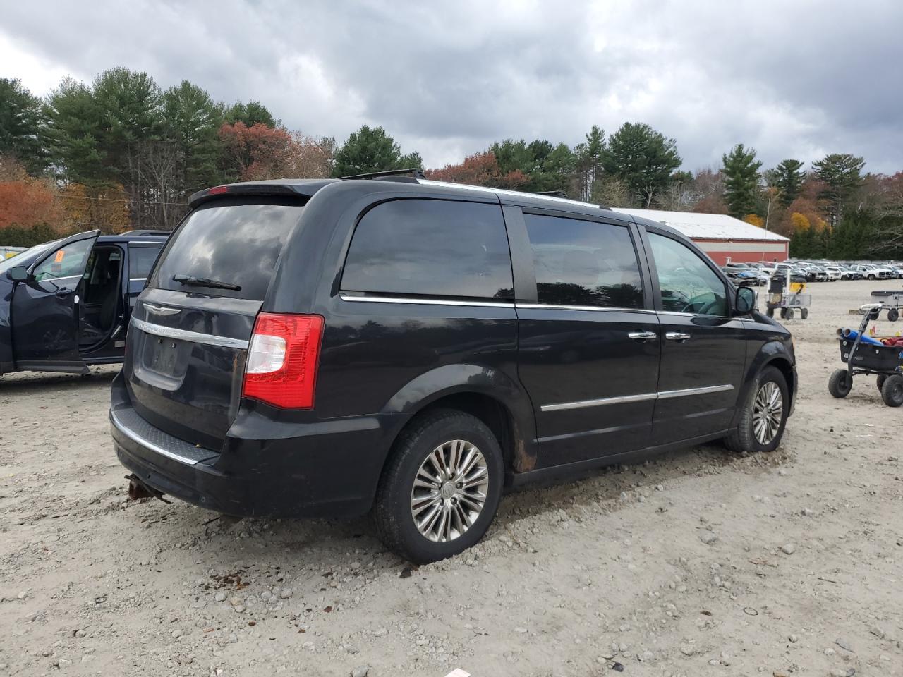 CHRYSLER TOWN & COUNTRY LIMITED