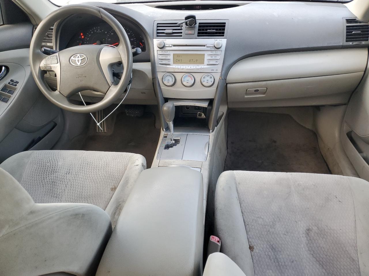 TOYOTA CAMRY BASE