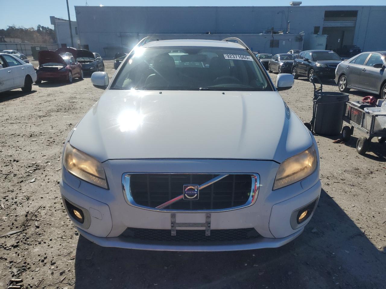 Lot #3297163508 2009 VOLVO XC70 3.2