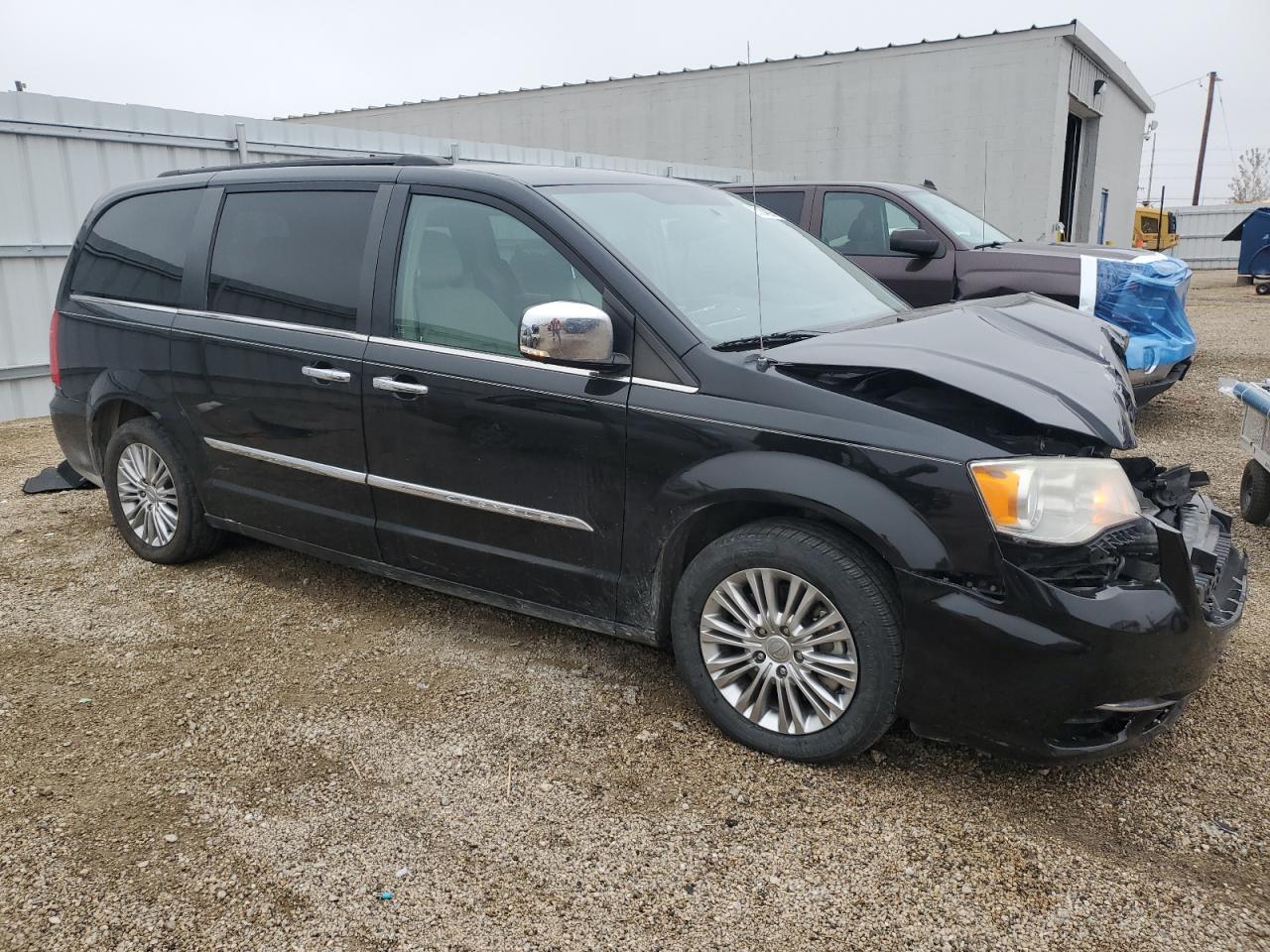 CHRYSLER TOWN & COUNTRY TOURING L