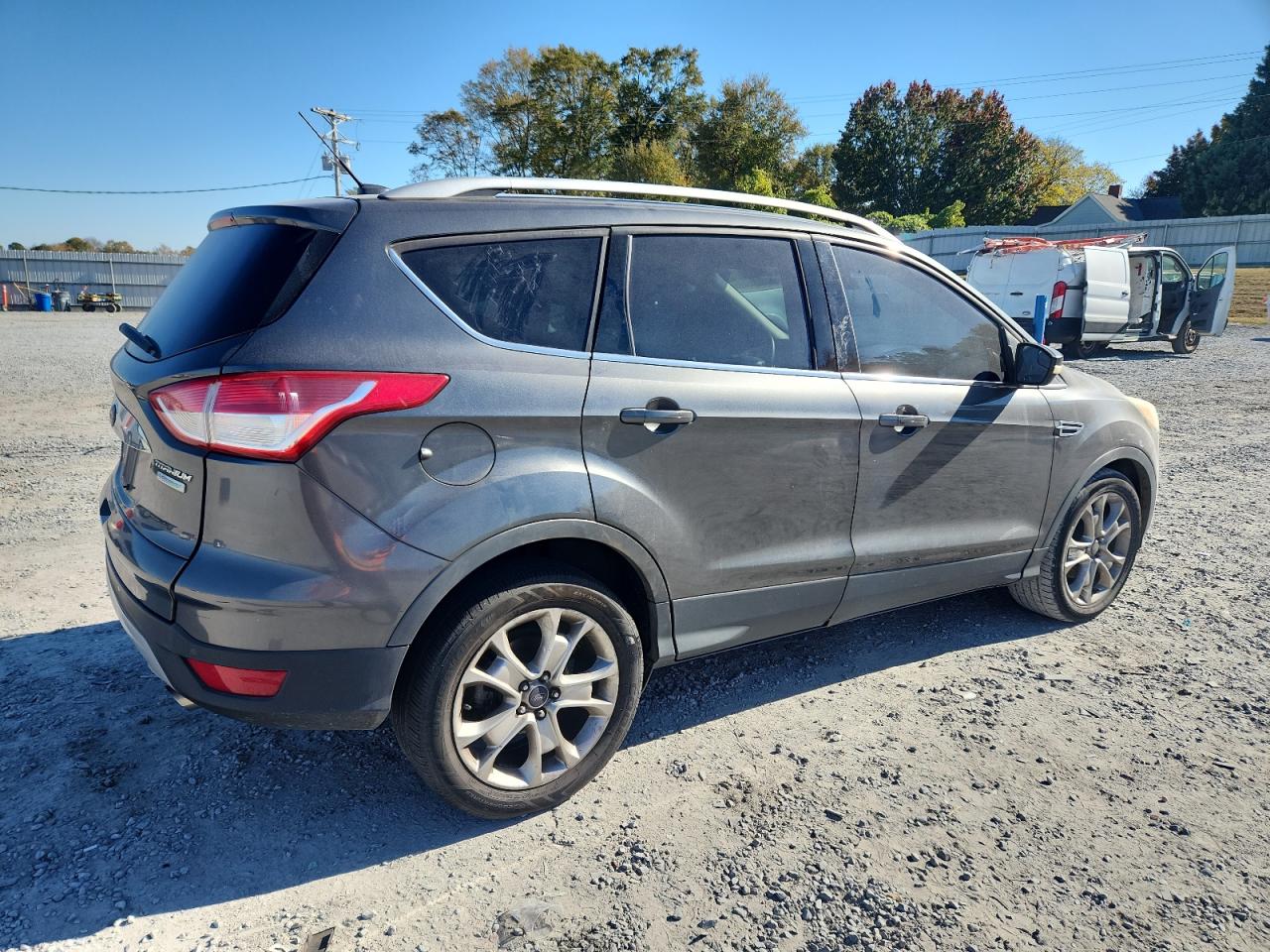 FORD ESCAPE TITANIUM