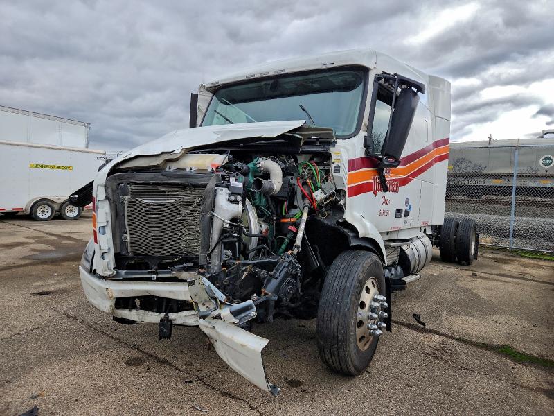 2025 VOLVO VNR #3301689689