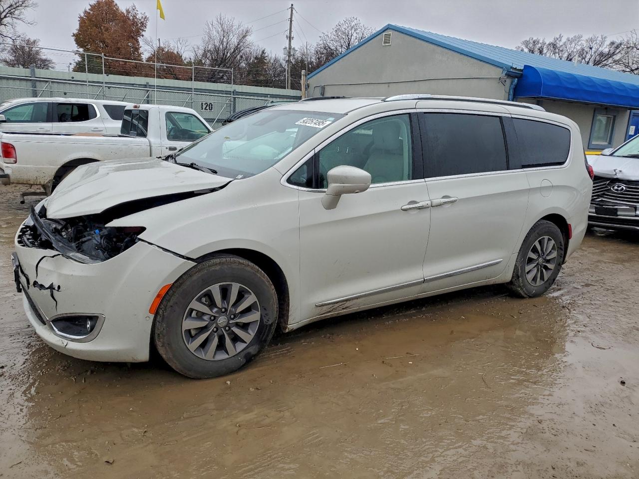 CHRYSLER PACIFICA TOURING L PLUS
