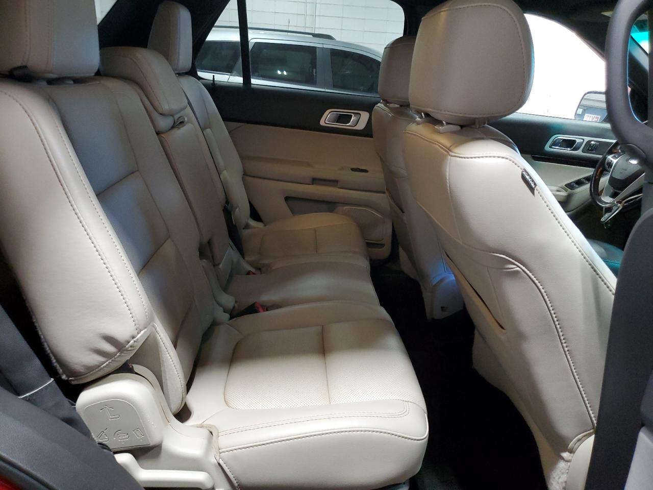 FORD EXPLORER LIMITED