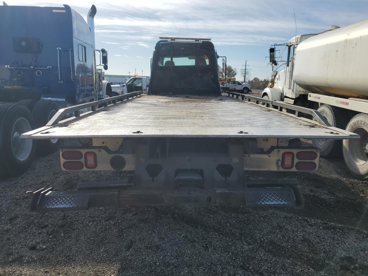 Lot #3311623275 2023 FREIGHTLINER M2