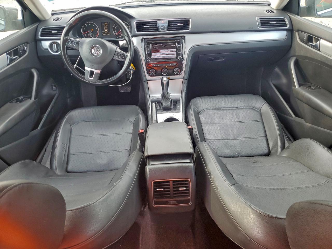 VOLKSWAGEN PASSAT SE