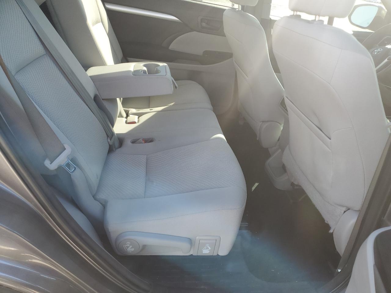 TOYOTA HIGHLANDER LE