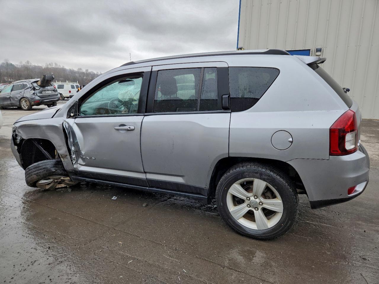 Lot #3315970098 2017 JEEP COMPASS LA