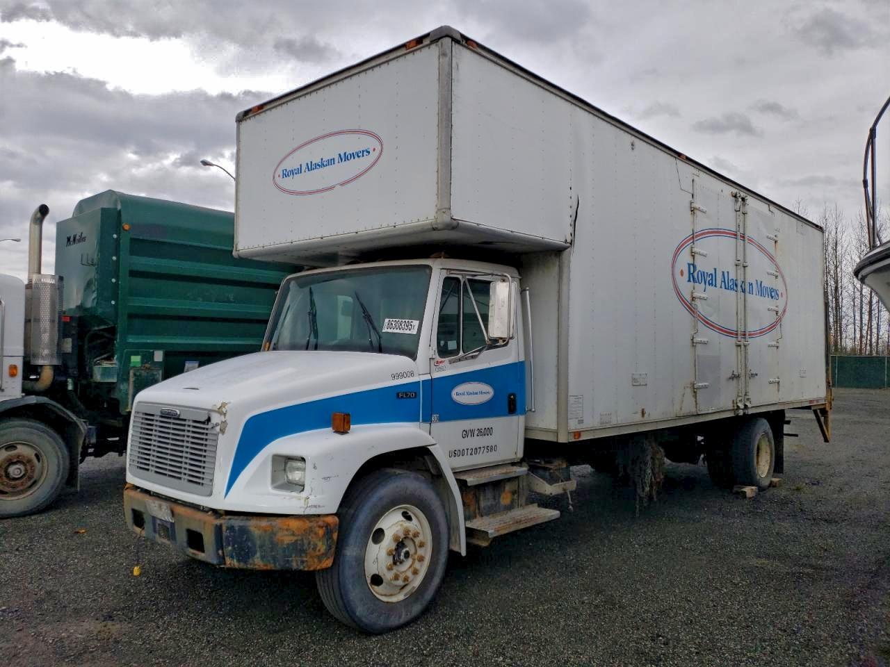 Lot #3319435657 2002 FREIGHTLINER FL70