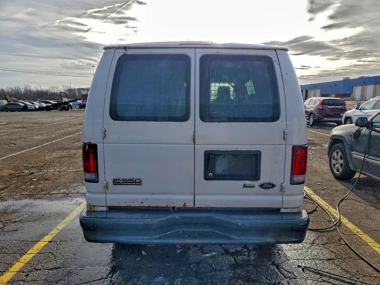 FORD ECONOLINE E350 SUPER DUTY VAN