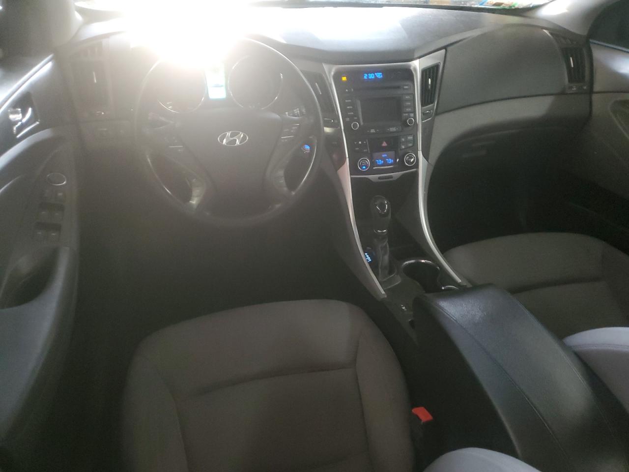 HYUNDAI SONATA HYBRID