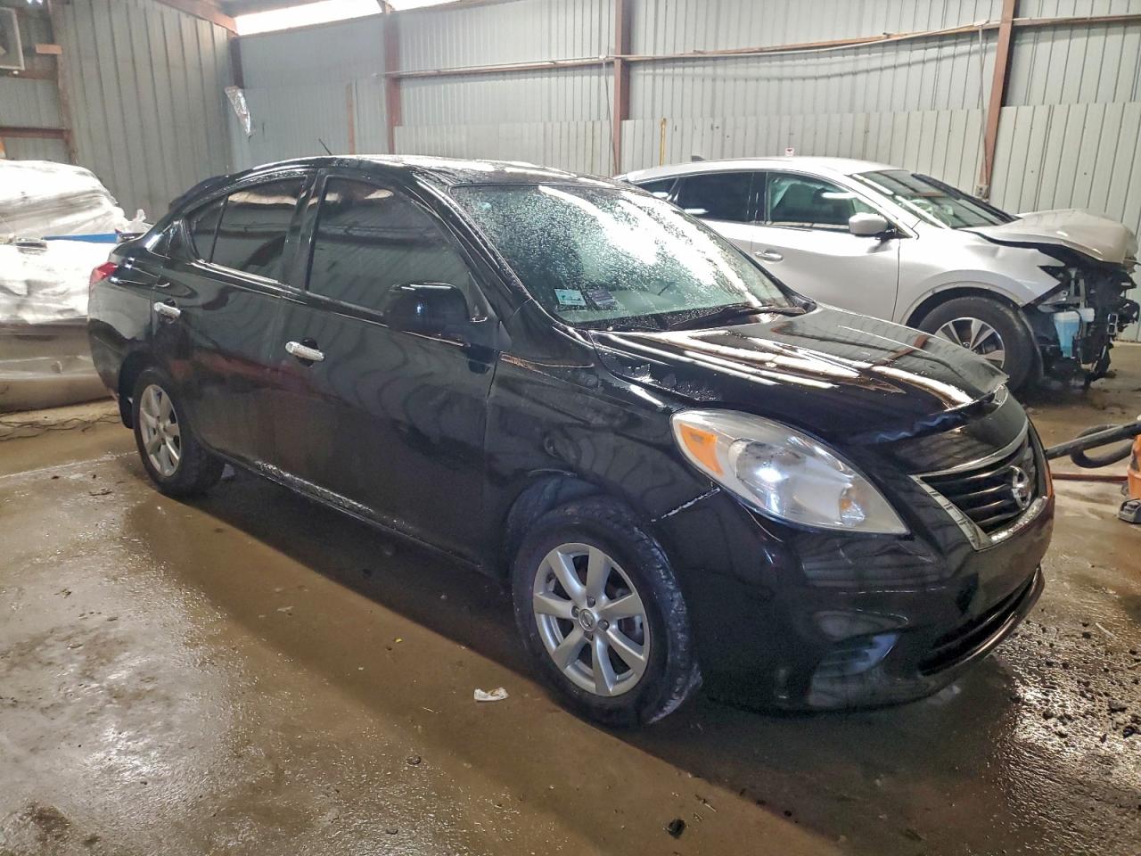 NISSAN VERSA S