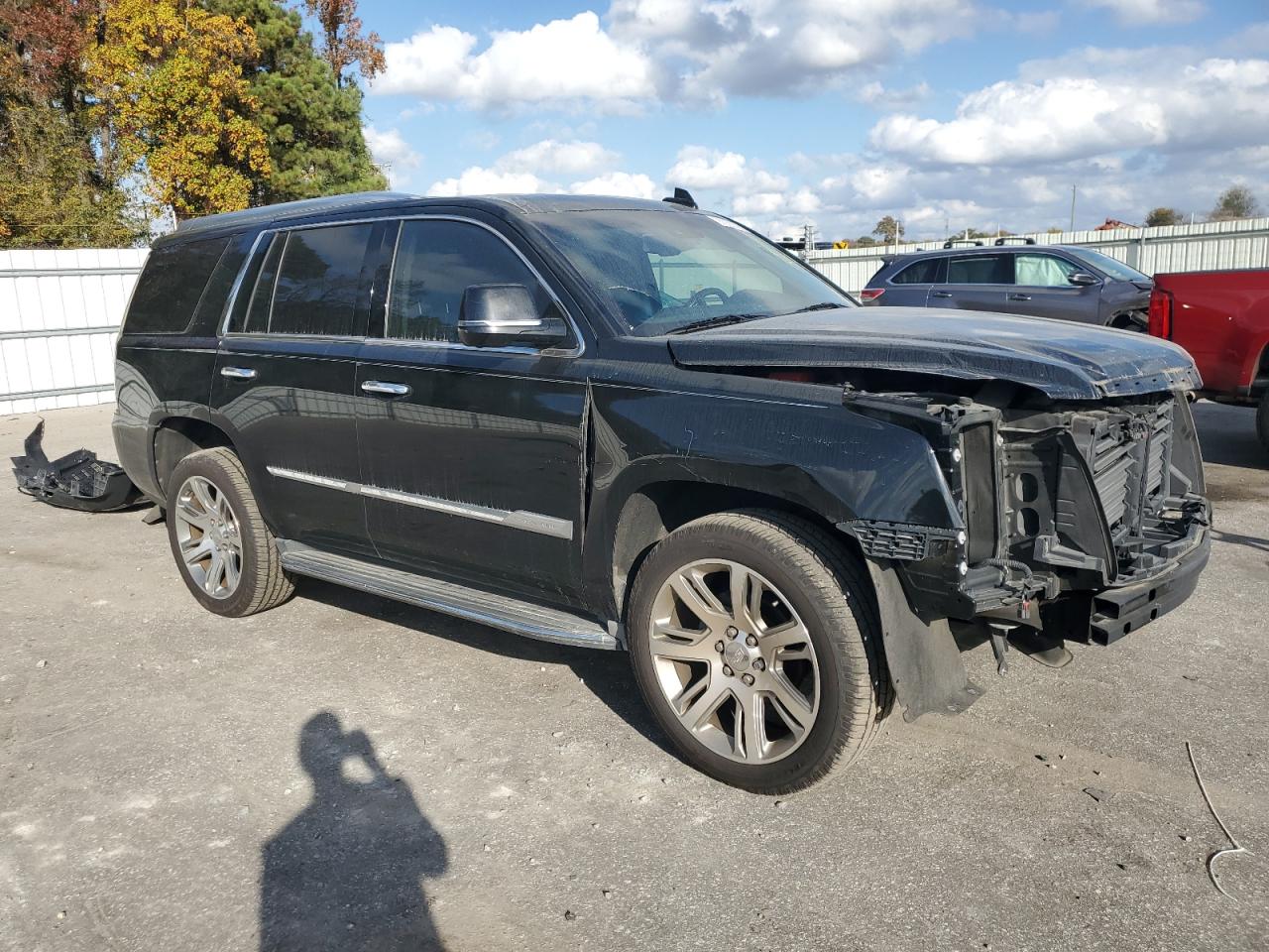 CADILLAC ESCALADE LUXURY