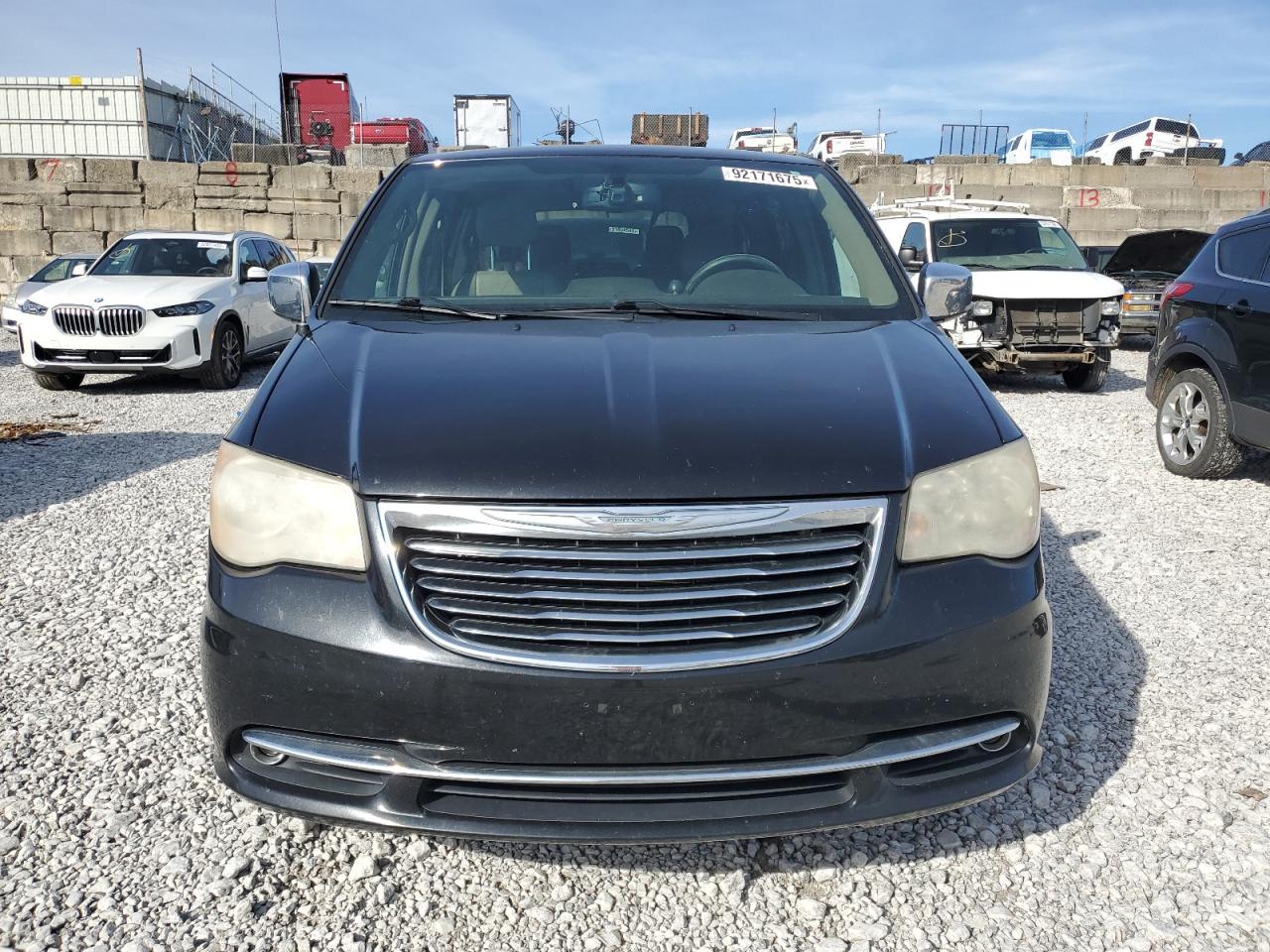 CHRYSLER TOWN & COUNTRY TOURING L